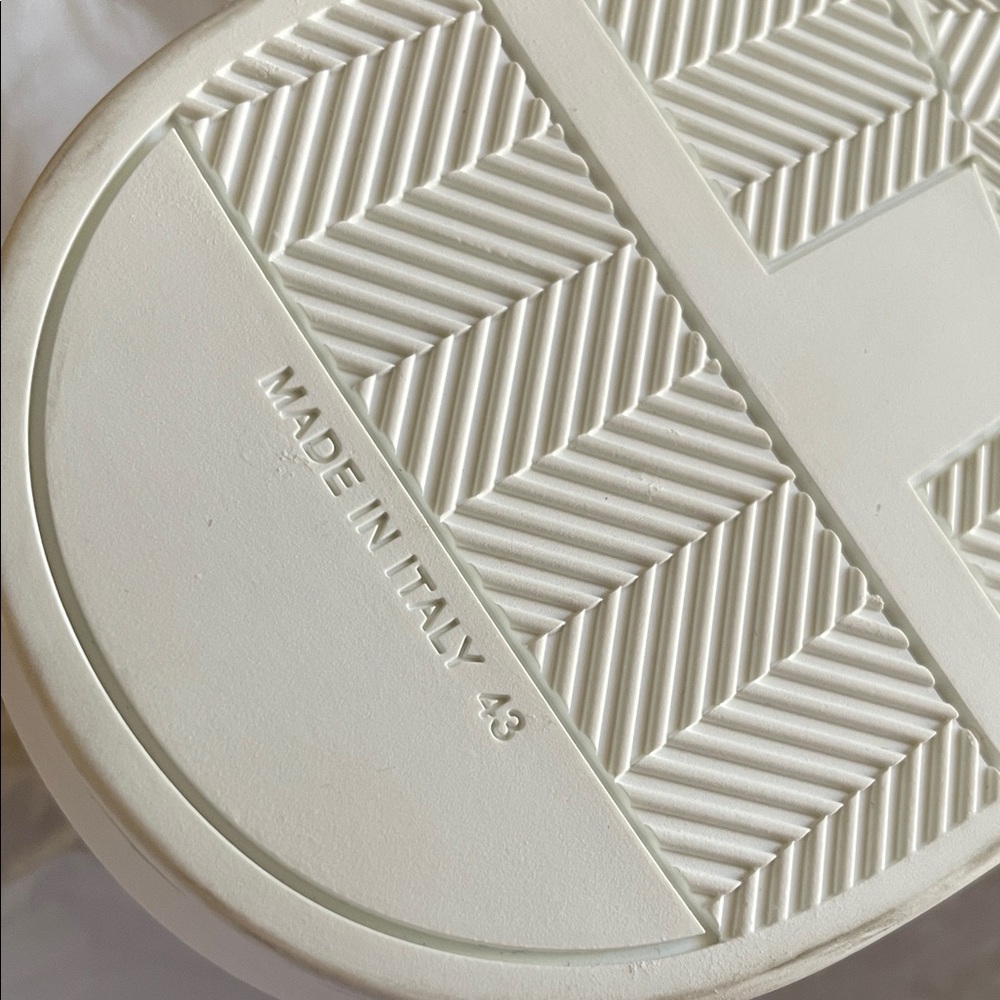 JIMMY CHOO White Star Embellished Unisex Slides - Picture 5 of 14